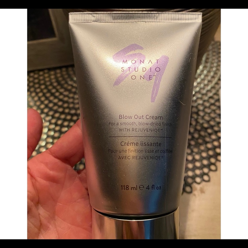 MONAT blow drying cream